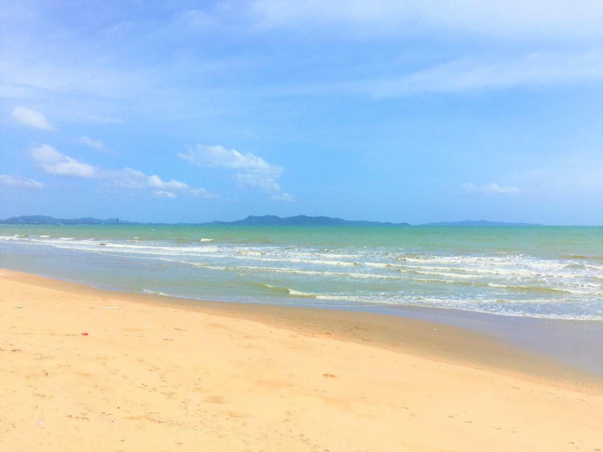 Cosy Lumpini Beachfront One Bedroom Jomtein Csomtien-part Kültér fotó